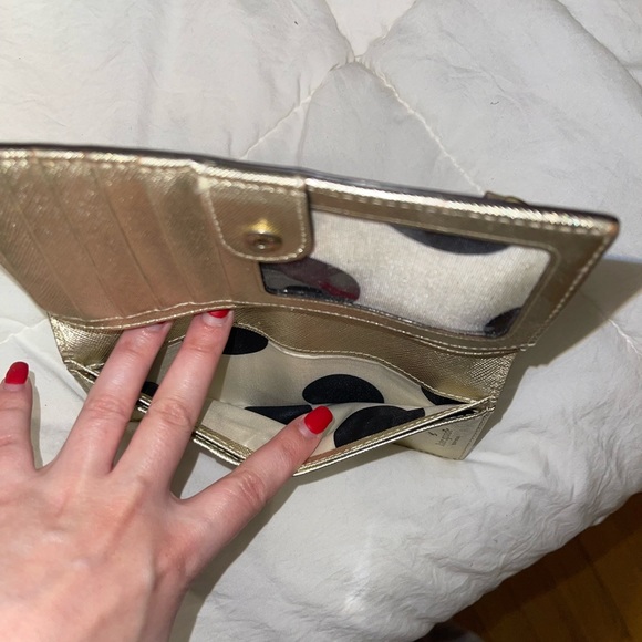 Kate spade wallet. Great condition - Picture 4 of 6